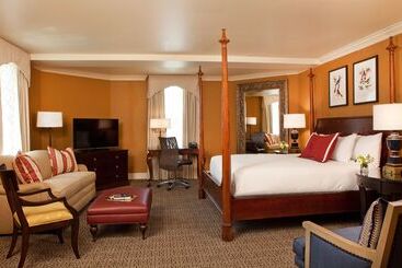 هتل Roanoke & Conference Ctr, Curio Collection By Hilton 