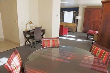 هتل Roanoke & Conference Ctr, Curio Collection By Hilton 