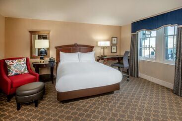 هتل Roanoke & Conference Ctr, Curio Collection By Hilton 