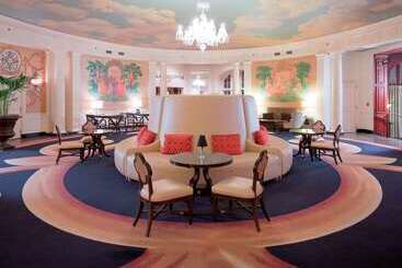 هتل Roanoke & Conference Ctr, Curio Collection By Hilton 