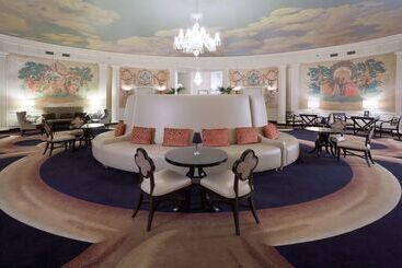 هتل Roanoke & Conference Ctr, Curio Collection By Hilton 