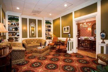 هتل Roanoke & Conference Ctr, Curio Collection By Hilton 