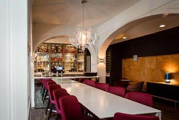The Sire Hotel Lexington, Tapestry Collection By Hilton