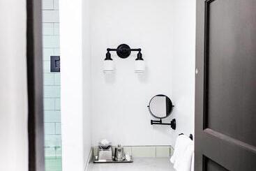 Ingleside Estate Hotel & Bungalows  Adults Only