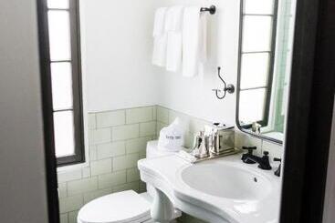 Ingleside Estate Hotel & Bungalows Adults Only