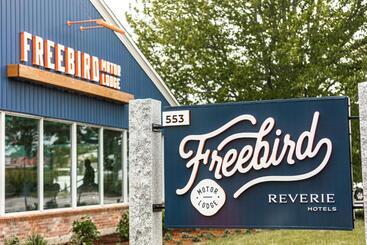 مُتل Freebird By Reverie Boutique Collection