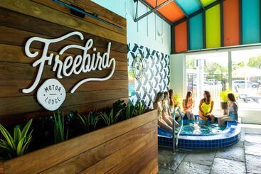 مُتل Freebird By Reverie Boutique Collection
