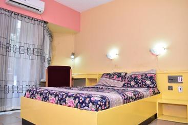 هتل Oau Conference Centre & Guest Houses Ltd