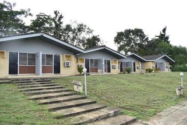 هتل Oau Conference Centre & Guest Houses Ltd