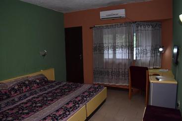 هتل Oau Conference Centre & Guest Houses Ltd