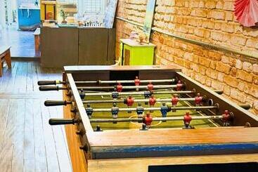 Por El Mundo Hostel