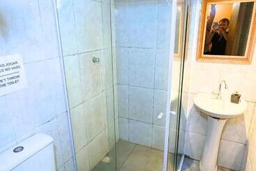 Por El Mundo Hostel
