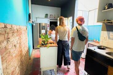 Por El Mundo Hostel