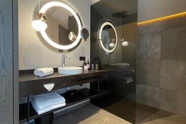 هتل Appius Design Suites B&b   Adults Only