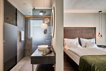 هتل Appius Design Suites B&b   Adults Only
