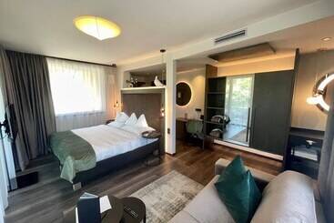 هتل Appius Design Suites B&b   Adults Only