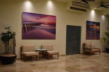 هتل Viraj Sarovar Portico Jammu