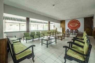 Spot On 1970 Hotel Priangan