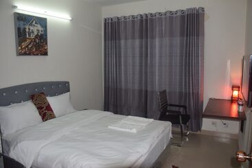 هتل کپسول Fairmont Guest House