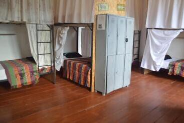پانسیون Hostal Bremen