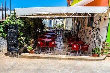 تختخواب و صبحانه Residencial Ponta Do Sol