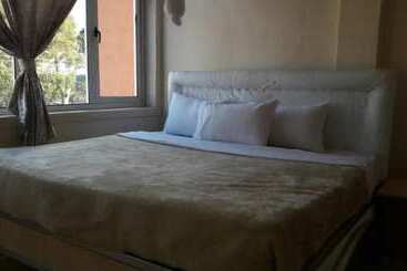 هتل Bluegum Avenue Lodge
