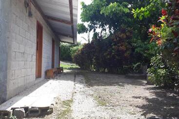 هتل Centro Ecoturistico Rio Chuc Tej