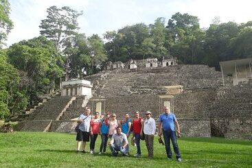 هتل Centro Ecoturistico Rio Chuc Tej