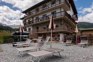 هتل Chalet Des Alpes