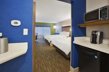 هتل Holiday Inn Express & Suites Grand Rapids Airport North, An Ihg