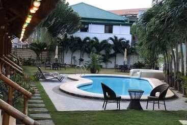 هتل Mayfair Resort