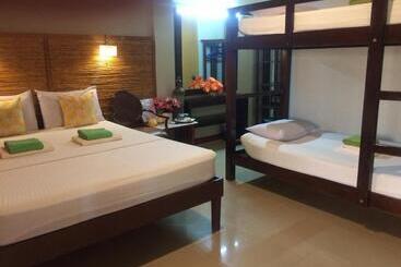 هتل Mayfair Resort
