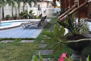 هتل Mayfair Resort