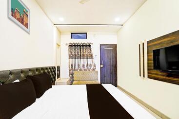 هتل Shri Shiva Palace