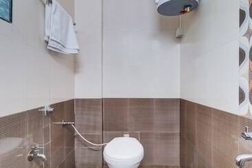 هتل Vaikunth Resort By Oyo Rooms