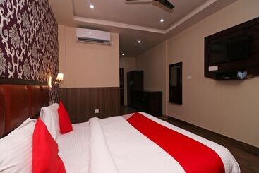 هتل Vaikunth Resort By Oyo Rooms