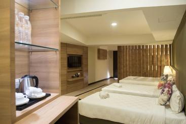ホテル Lumut Waterfront Apartment