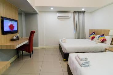 هتل Lumut Waterfront Apartment