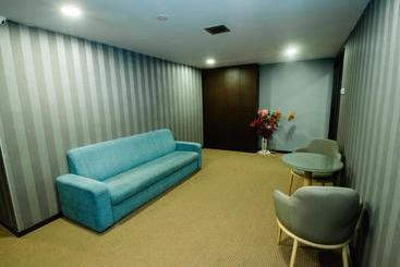 V Motel By Oyo Rooms