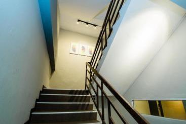V Motel By Oyo Rooms