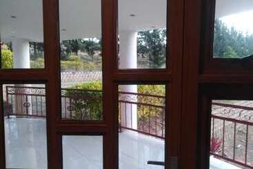 هتل Rest Camp Lodge