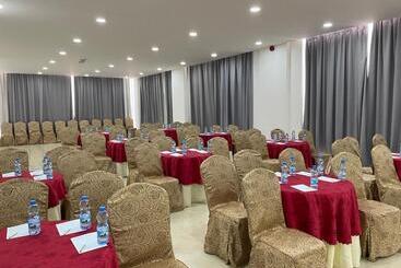 هتل Season Inn