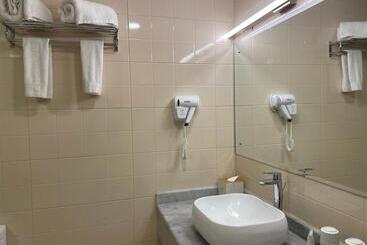هتل Season Inn