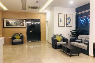 هتل Season Inn