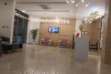 هتل Season Inn