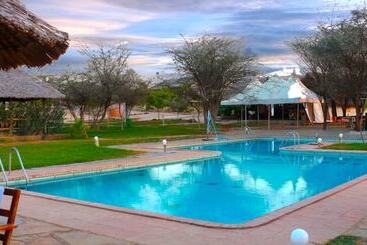 هتل The Cradle Tented Camp