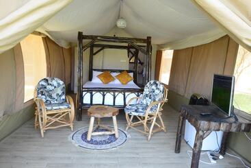 هتل The Cradle Tented Camp