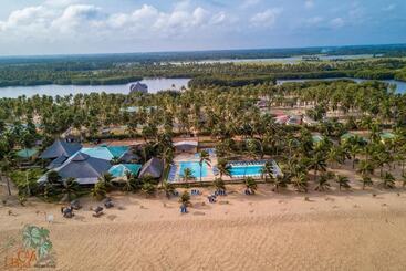 هتل Casa Del Papa Resort & Spa