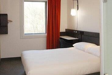 هتل Ibis Budget Annecy Sud Poisy