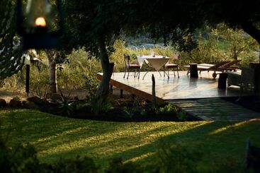 هتل Ivory Wilderness River Rock Lodge